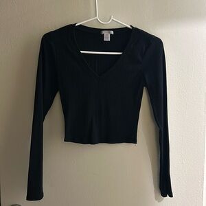 Black long sleeve crop top